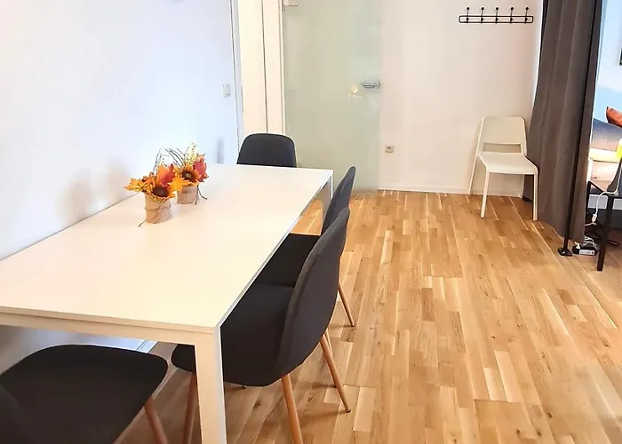 Apartment Moderne Mit Balkon Und Anbindung