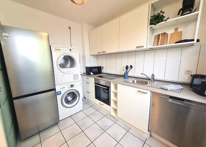 Moderne Mit Balkon Und Anbindung Apartment *